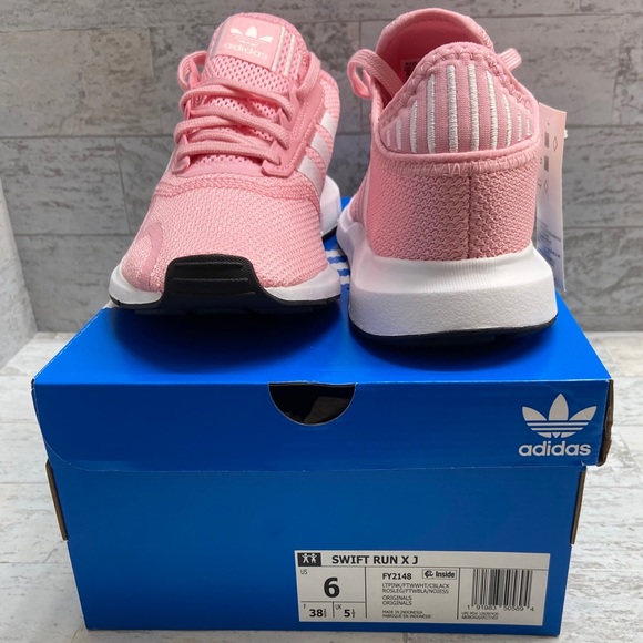 Adidas Swift Run running shoes - Picture 10 of 11